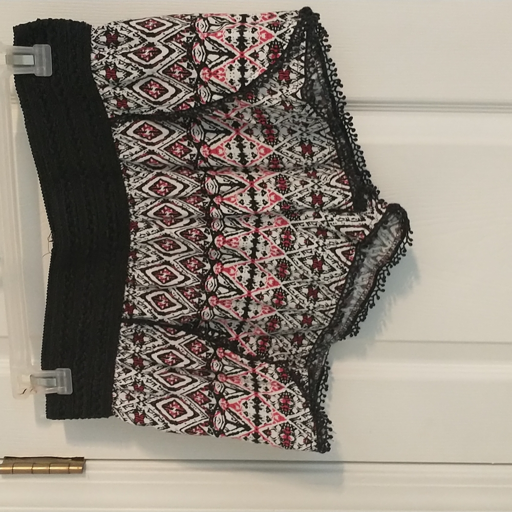 No Boundaries shorts